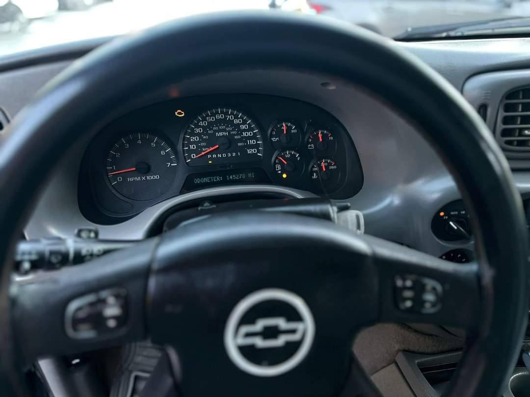 بلايزر موديل ٢٠٠٧ سياره جديده بيها جاملغ امامي صبغ فقط الباقي كفاله عامه بديها جديد غرفتها جديده مكينه كير حداديه تخم تاير كوله جديد وبشرط تبريد ثلج سنويه هزه فحص كوله جديد تحويل مباشر  بل حقيقه أحله منل صور مكان السيآره بابل  الحله ناحيه النيل السعر 120 وبيها مجال بسيط للشراي السياره ماشيه 160   مرواس  حسب القناعه  ‏‪***********‬‏
