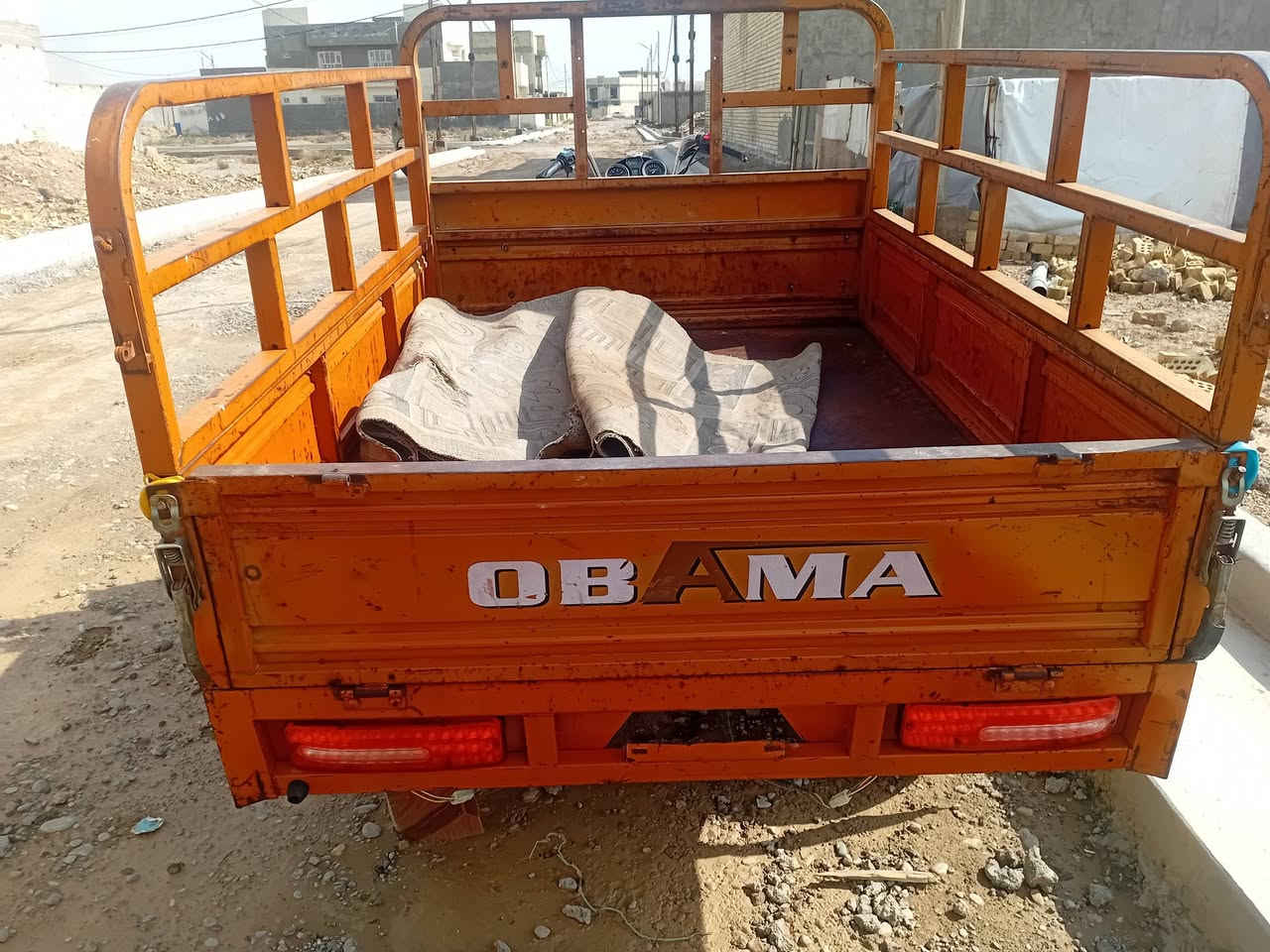 سلام عليكم ستوته للبيع شغاله كهرباء كله شغال نكره سلف شاصي مكفول بدي نضيف اوراق ضايعه سعر ٧٠٠ قفل قفل عنوان بغداد حي البتول رقمي ***********
