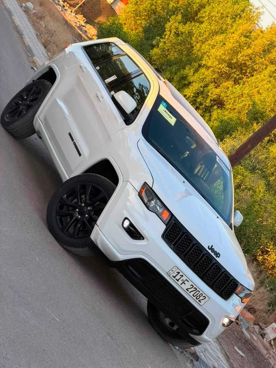 🚘 للبيع | Jeep Grand Cherokee Laredo 2018 🤍
🇺🇸 وارد أمريكي
🎨 اللون: White
⚙️ المحرك: 3.6L V6
🆔 VIN: 1C4RJFAG6JC389164

✅ حادث سرقة بدون أي ضرر
✅ السيارة جاهزة وكاملة من كلشي
✅ الممشى: 55 ألف Mile
✅ بدون صبغ وبدون دواخل

💰 السعر: 18,500 دولار

📍 موقع السيارة: بغداد

📞 للاتصال: ***********
