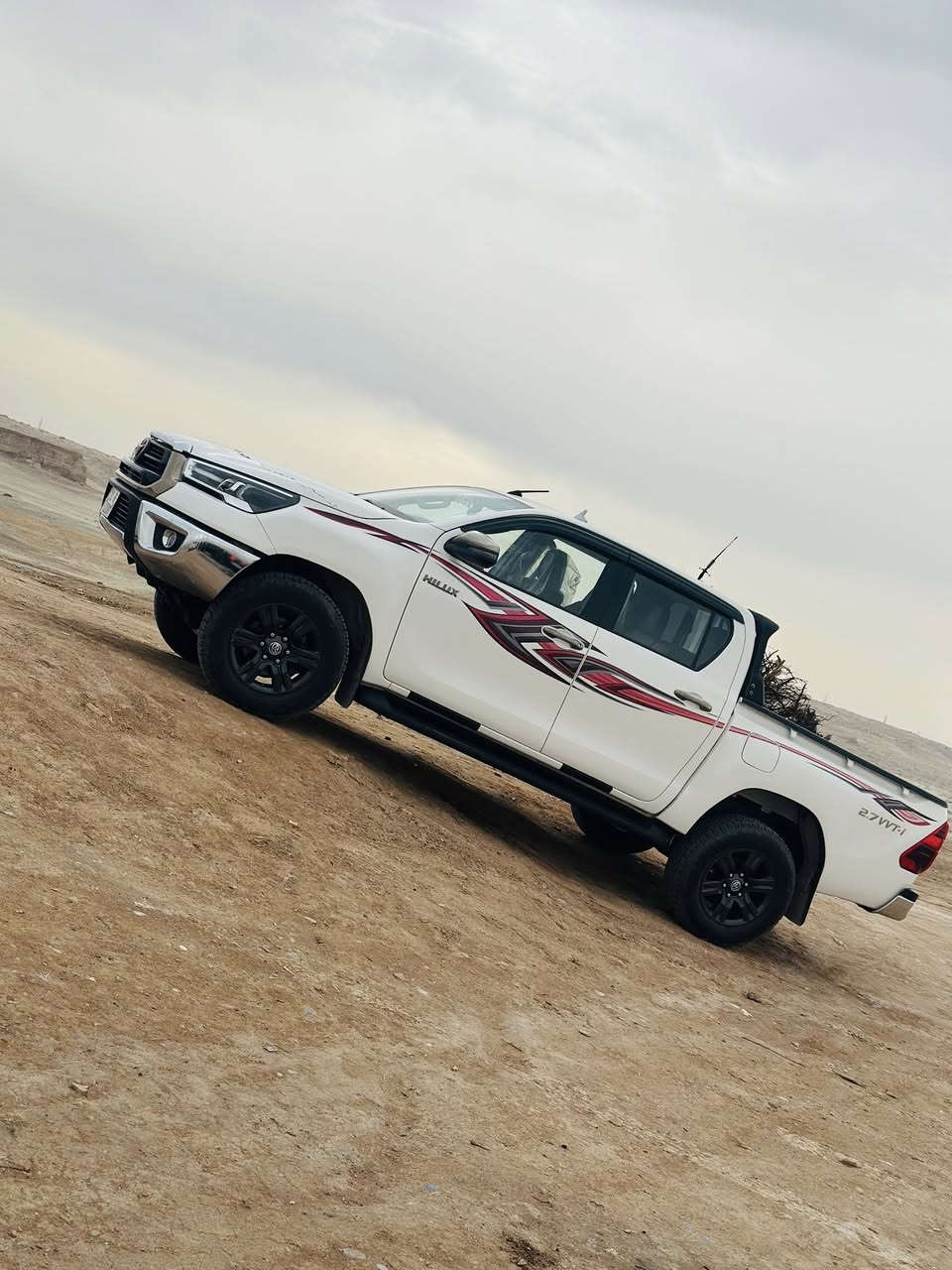 بسم الله الرحمن الرحيم 
هايلوكس كويتي مذهب 2023 
4X4 فور ويل 
رقم بغداد دولي 
السعر 318 بيه مجال بسيط كلش
***********
