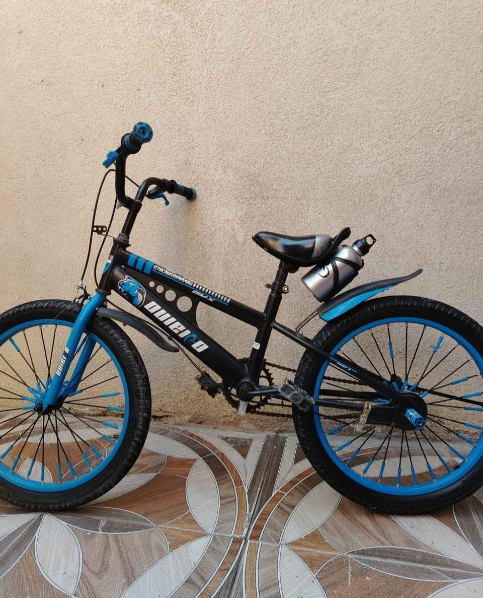 السلام عليكم مكنسة كهربائية وبايسكل اثنيهن ب 100 
*********** الاستفسار عل هذا الرقم
