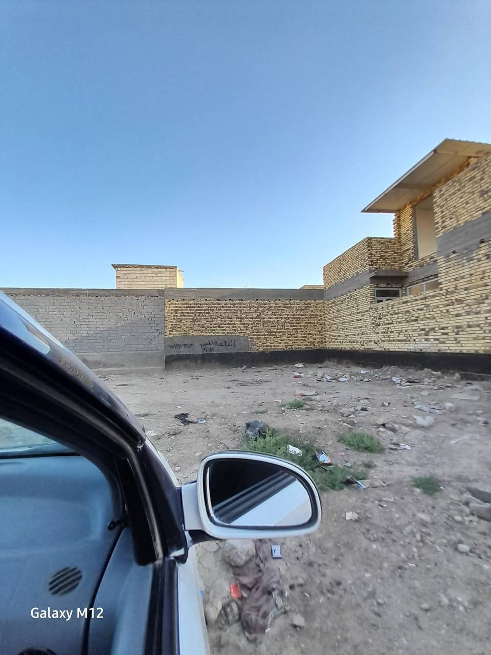 قطعه للبيع ١٧٠م مكان تاجيه حي نادر الثالثه السعر ٢٥ وبيها مجال 
الشراي يتصل هنا ***********
