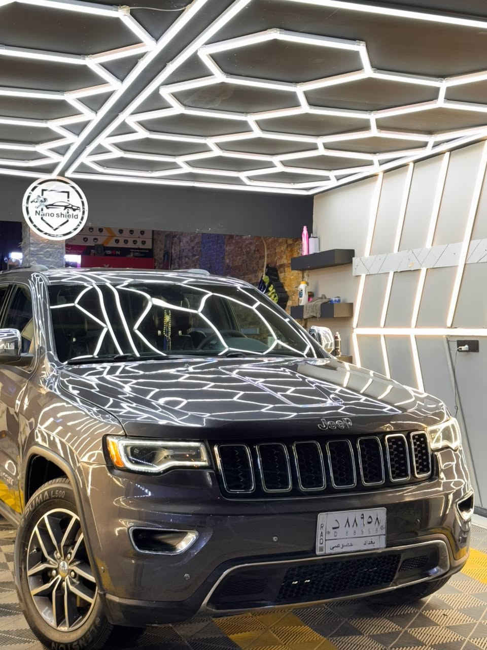 للبيع جيب كراند شيروكي لميتد وارد أمريكي موديل 2018 فول مواصفات 
فور ويل شاشه كامره خلفيه كشنات ستيرن تدفئه حساسات امامي خلفي مري جانبيه تدفئه وانذار جميع كهربائيات السياره شغاله السياره جديده مثل مموضح بل صور عدا الدعاميه لائماميه بيها ضرر بسيط 

حادث السياره بلخارخ بنيد ودعاميه امامي بدون ايرباك 

رقم السياره بعد التحويل يتحول انكليزي الرقم الجديد
السعر 25الف$ وبيها مجال 
الشراي يتصل ويدلل 
***********
