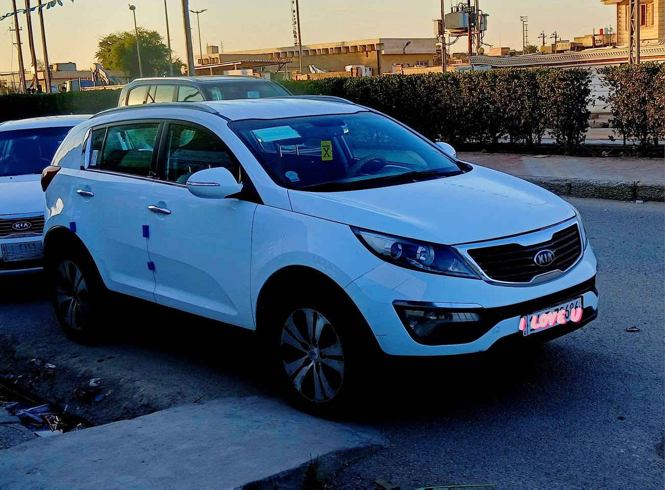 سبورتج 2015 خليجي مكفول محرك 2400 دوش  مكفول من فتح وتنقيص وتبخير بلاد ع وضع الشركه تحكم جهتين كامره دوار لد نهاري مري شفط شاشه حساسات خلفيه اشاير بالمري ويل كروم رقم بصره دولي هزه جديده تخم تاير حداديه تبريد تدفئه جاهزه للأخير السعر ١٦٠ 
مكانها الناصريه ***********
