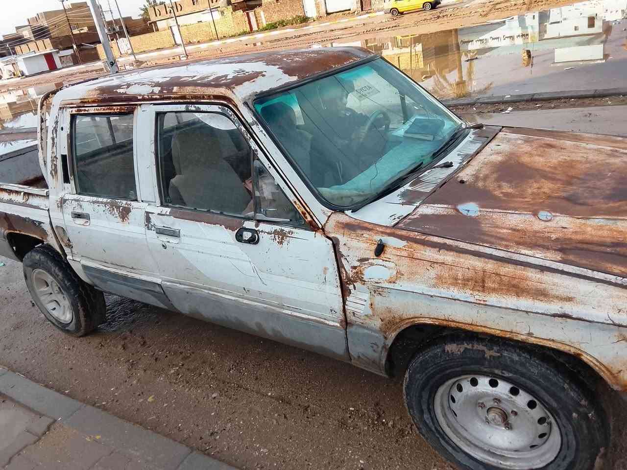 بيكم تيوتا موديل 85
رقم قادسيه مالكها بالحمزه 
مكانها الديوانية 
ال بدير
سنويتها ل26 لشهر الثامن يله تنفذ 
جاهزه السياره رايدها ب25وبيها مجال


**إذا كنت صاحب هذا الإعلان وتريد حذفه لأي سبب، رجاءا أرسل رسالة إلى الدعم الفني**