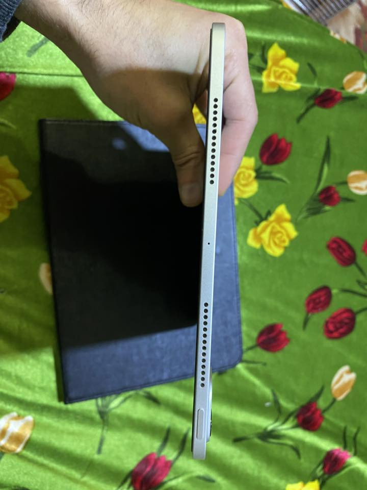 ايباد 11 برو m4 ذاكره 256 بطاريه 88 سعه 10000 بعده بالضمان سعر 900 مكاني قبله ***********
