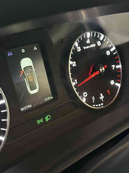 MG GT 2025      گێڕ عادی 

٤٠٠٠کم ڕۆستوە 
بۆیاخ تەنک
هەموو گیانی بەشەرت 
چاڵش بەشەرت 
سەیارەکە رەقەمە
***********
نرخی ١٠١$
سۆنەریم داناوە
