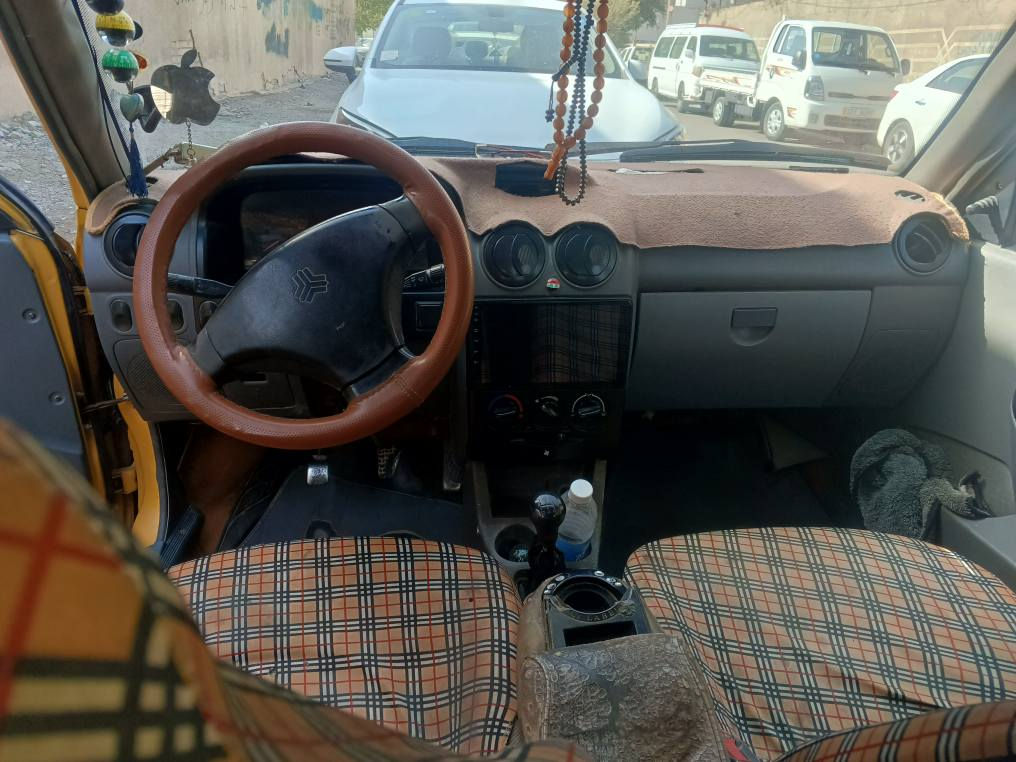 السلام عليكم 
سايبة للبيع بغداد  موديل 16  كير ومكينة خير من الله هية وغرامة امصفرا  شرط تحويل
تخم تاير  صدر نضيف وشواصي انضاف بيهة جاملغ صفحة السايق امبدل  السعر 32
العنوان بغداد جسر المثنى *********** بغداد, العراق
