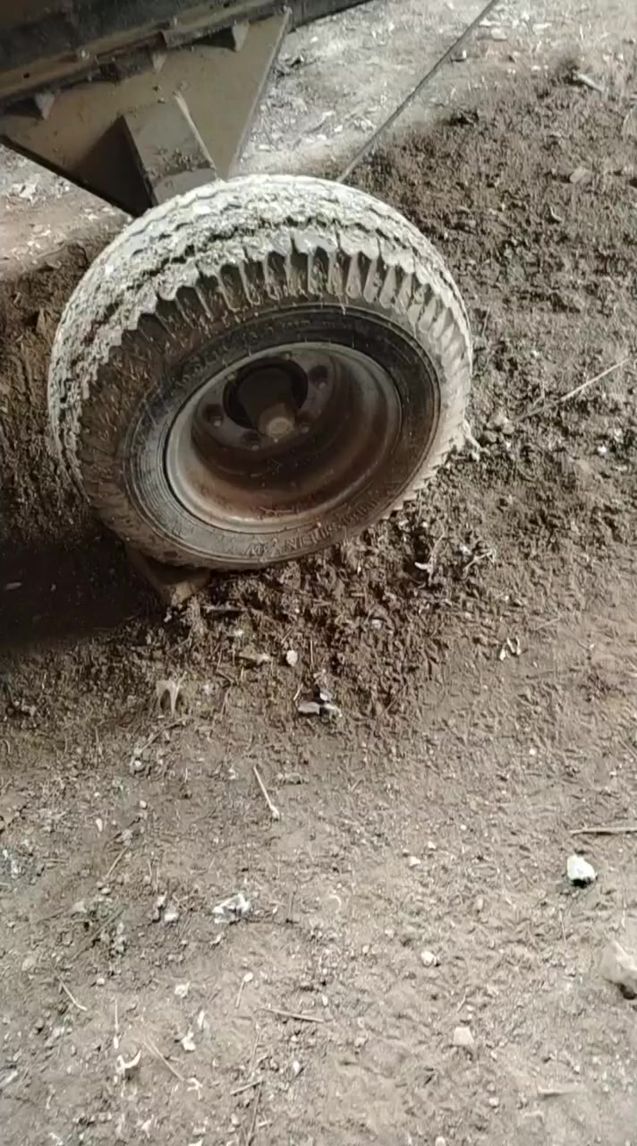 طبله للبيع ٣٠ فوت مع العربانه مالته ٠ شرط ما مشتغله بالعراق ٠ موديل ٢٠١٩ السعر ١٧٠ ورقه وبيه مجال ***********
