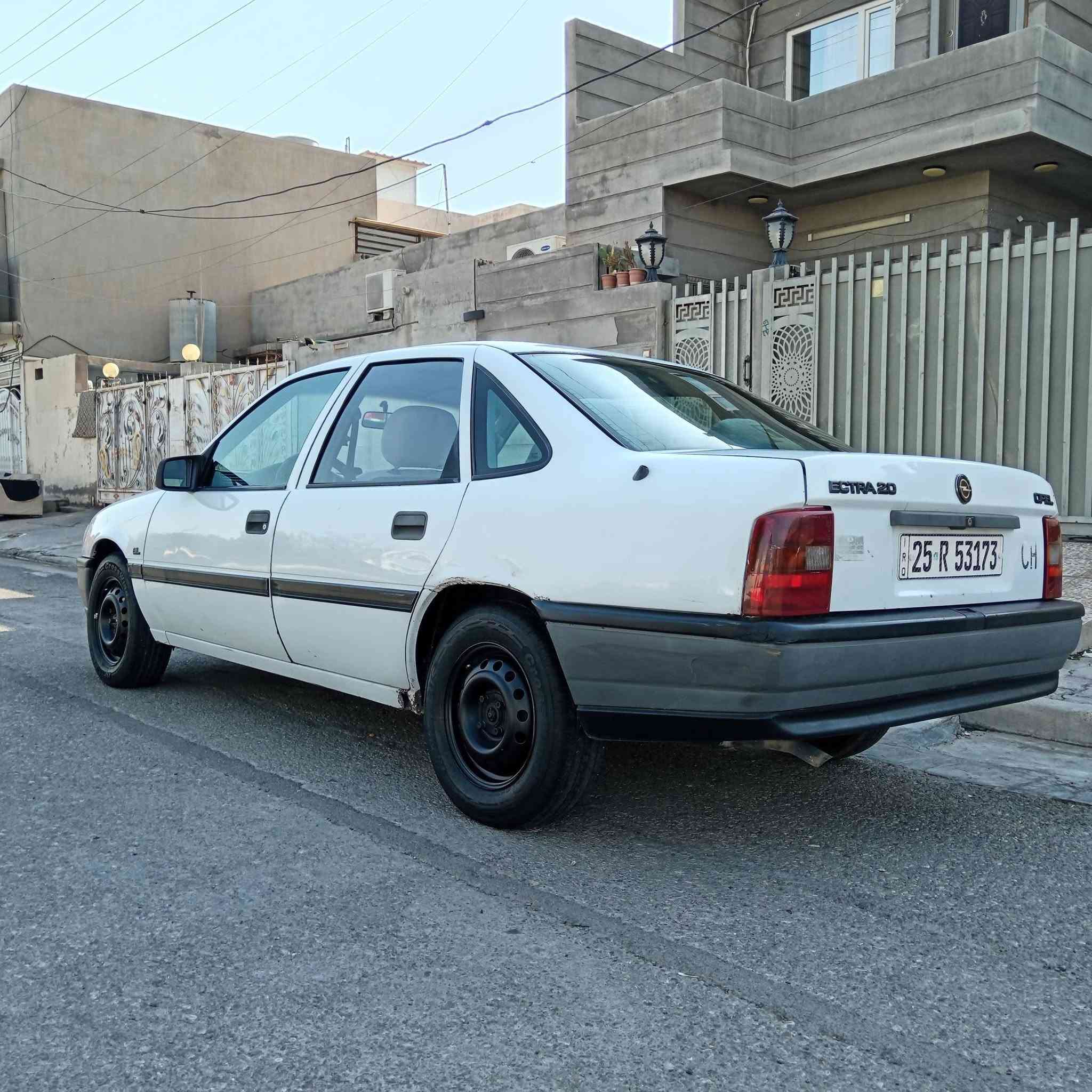 للبيع موديل 92 محرك 20  بي صرف كير اوتماتيك سيارة بلاديه بدون صبغ  بسمي بي دفتر بانزين ***********
