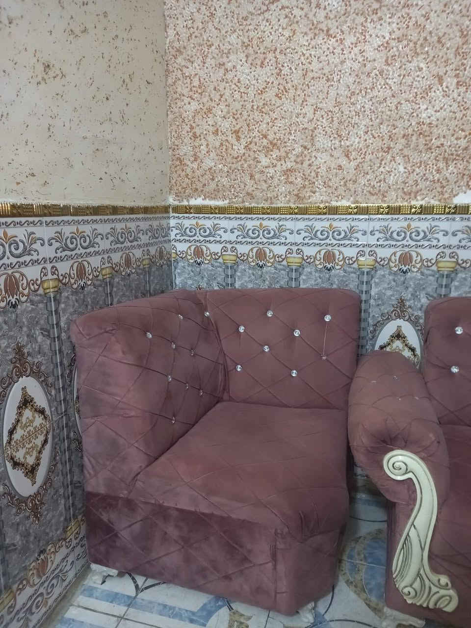 السلام عليكم تخم نظيف جدا كرويتين وزاوية سعرهم 200 الف وبي مجال بسيط
الاستفسار  ***********
