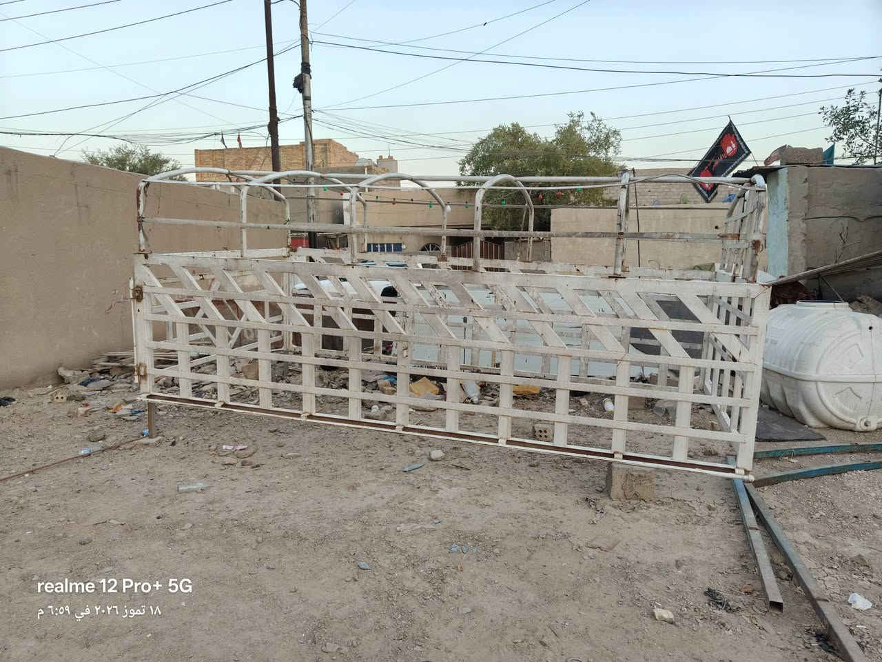 محجر مال كنتر طوله اربعه ونص سعر 700,000 وبيها مجال العنوان بغداد المعامل رقم الهاتف***********
