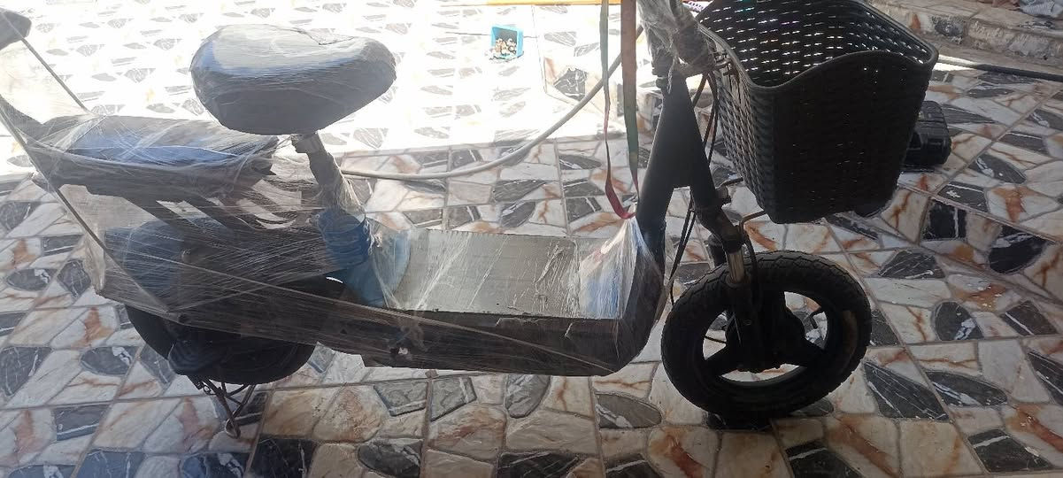 سلام عليكم ورحمة الله وبركاتة
باسكل شحن حجم 14 شغال من كلشي عل فحص بطاريات تخم جديد ابو الولد / تايرات جدد / اكلوب عالي ناصي / السعر ب150الف وبي مجال 
العنوان /الرمادي الجمعيه قرب جامع هميم 
لاستفسار ***********
