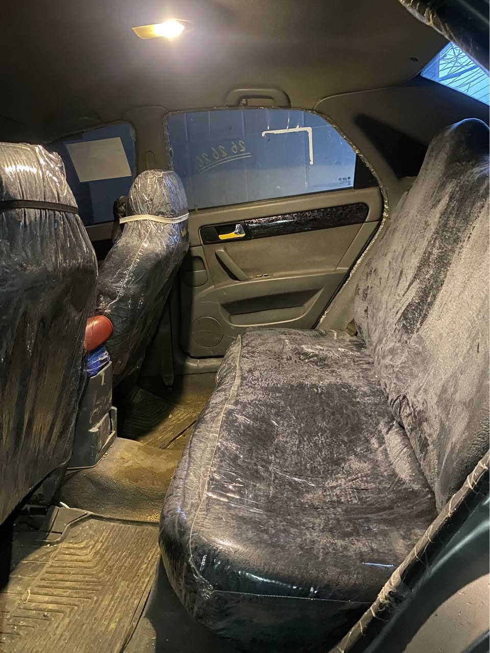 ئۆپترا ٢٠٠٩ سلڤەر دوپارچەی بۆیاخە لەسەر ساخی بۆنیتو چەمەلەخ بەس بۆنیتی کاڵبونەوەیەکی کەمی هەیە ڕەقەم سلێمانی تازەیە تا ٨/ ٢٠٢٦ زۆر پاکو خاوێنە مەکینەی سفری لەسەرە پاکو بێ مەسروف بێ هەڵمو بوخار *********** السليمانية, العراق
