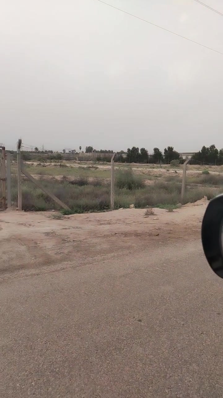 السلام عليكم ورحمة الله وبركاته للبيع ارض زراعيه ٣ دونم ونصف، النهروان منطقة الكرغوليه واجهه ٧٨ م مسيج بي ار سي، مباشر على الشارع،، يبعد عن الشارع العام ٥ دقايق،  بيه ٦ دبل طابوق كسر ومحفور ٢ بئر ارتوازي، سند ٣٥،


**إذا كنت صاحب هذا الإعلان وتريد حذفه لأي سبب، رجاءا أرسل رسالة إلى الدعم الفني**
