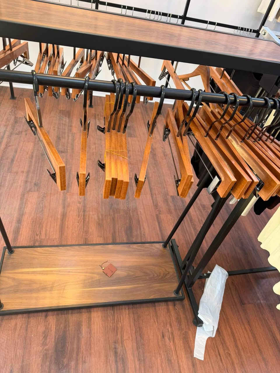 ميز تعليك جهتين وزن ثقيل
للاستفسار خاص او الاتصال ***********
