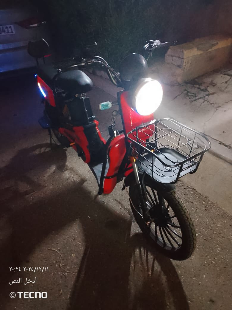 سلام عليكم دراجة شحن للبيع ملف الف الدراجة مشتريهة قبل شهر فقط وما مبدل اي  شي السعر ٤٢٥وبيهة مجال للاتصال ع رقم***********
