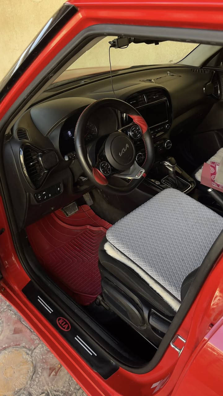 السلام عليكم ورحمة الله وبركاته اخواني الاعزاء   
كيا صول 2022 GT LINE 
فتحه شاشه حجم كبير تحكم ستيرن رادارات امامي جانبي  
ماشيه 66 الف 
حادثها من امريكا مثل ما موضح بلصور
 فقط جاملغ وصفحه گلير
 وبلعراق بيها حادث جاملغ وبنيد مبدل كله اصلي مال كصه gt سياره حداديه جديده كلها كير مكينه مكفول 
سياره رقم اربيل وكاله بأسمي تريد تحويل تريد وكاله اني خادم 
مكاني بابل للاستفسار *********** 
السعر : 135 ورقه
