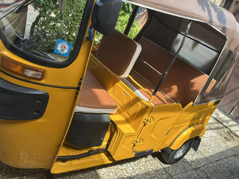 البيع تكتك مديل 22 شهر 11  مكاني بغداد ***********
