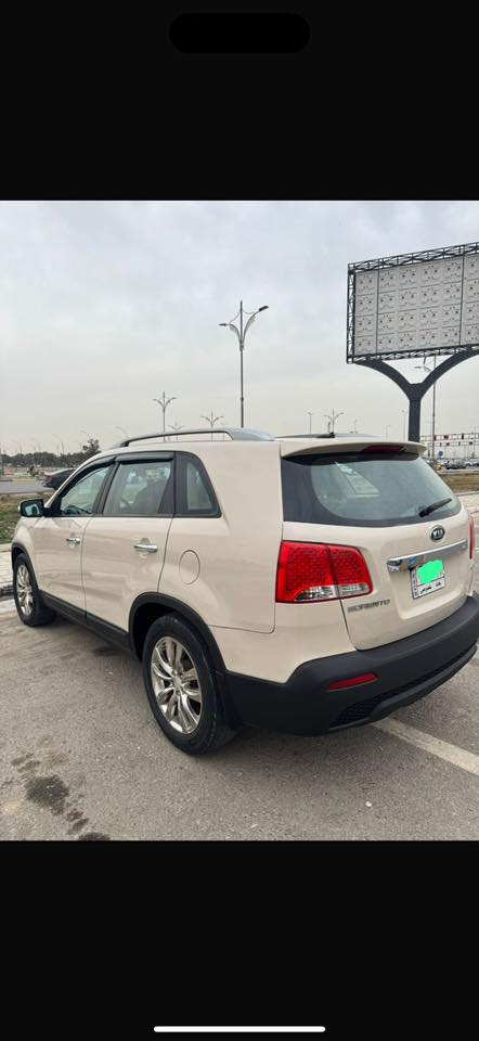 السلام عليكم للبيع كيا سورينتو موديل ٢٠١١ فول بصمة بانوراما 7 راكب 6 سلندر 3 قطع تبريد امريكي دخول كلين فقط بارد باب خلفي عكس السائق وباب خلفي مكاني بغداد السعر 138 وبيهه مجال مكان السيارة بغداد اي تفاصيل خابر على الرقم 

‭***********
