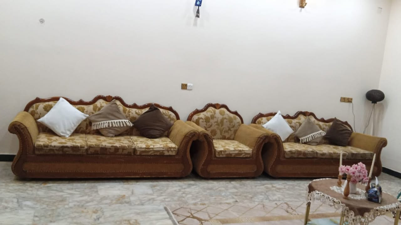 غراض للبيع تخم عشر مقاعد***********
