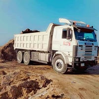 سكانيا 113 • محرك ١٢ ونص • مان كير ٥×٥