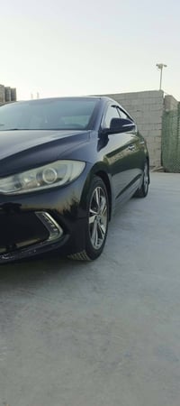 ٢٠١٧ • فتحة سقف • واحد على واحد