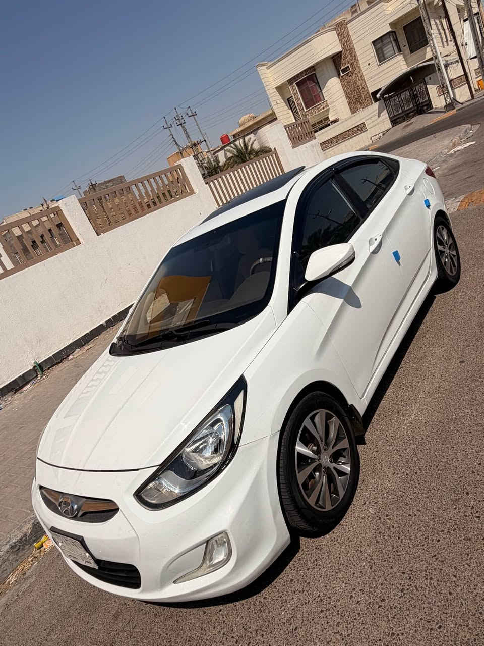 سلام عليكم للبيع هونداي اكسنت مديل2016خليجي فول موصفات فتحه شاشه كامره بلاد دواخل بيجي مكينه1600 دوش قترتين المرغوب سياره كفاله وجديده وجاهزه كير مكينه حداده كله تمام مكاني بصره رقمي لستفسار*********** البصرة, العراق
