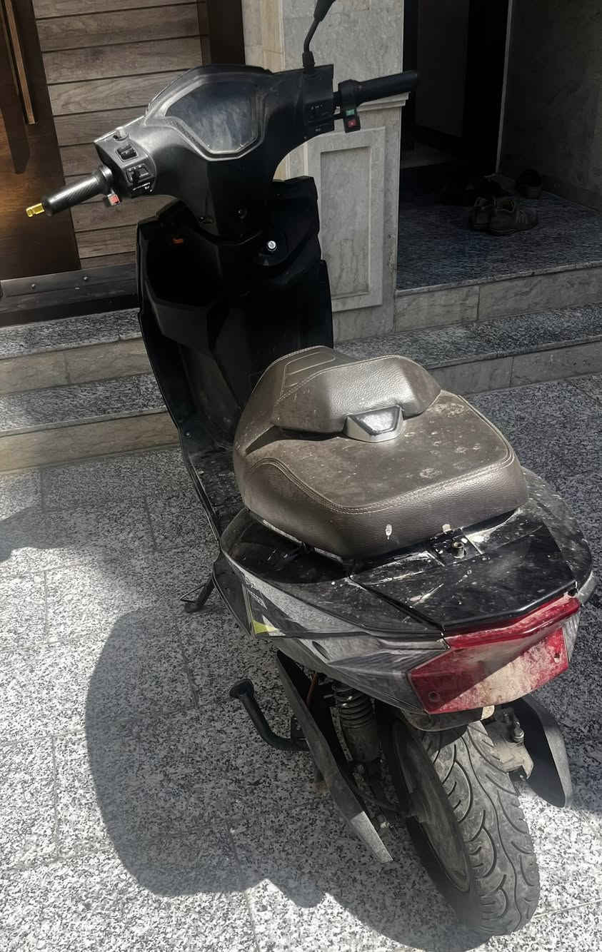 السلام عليكم
دراجة شحن نوع GT للبيع دراجة مستعمله ٨ اشهر بطاريات نظيفة بس مشكلتهة الگفر الامامي مكسور 
الدراجة الشحنة الوحده تمشيك ٤٠ كيلو. و سرعة ٧٠ 
السعر ٨٠٠ و بيهة مجال للاستفسار متوفر فقط ماسنجر


**إذا كنت صاحب هذا الإعلان وتريد حذفه لأي سبب، رجاءا أرسل رسالة إلى الدعم الفني**