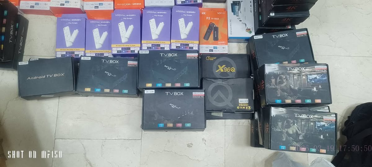 متوفر تيفي بوكس شلعة بيهن اكثريتهن ذاكره 512 و 256 و 128 او 64 و32 و16
