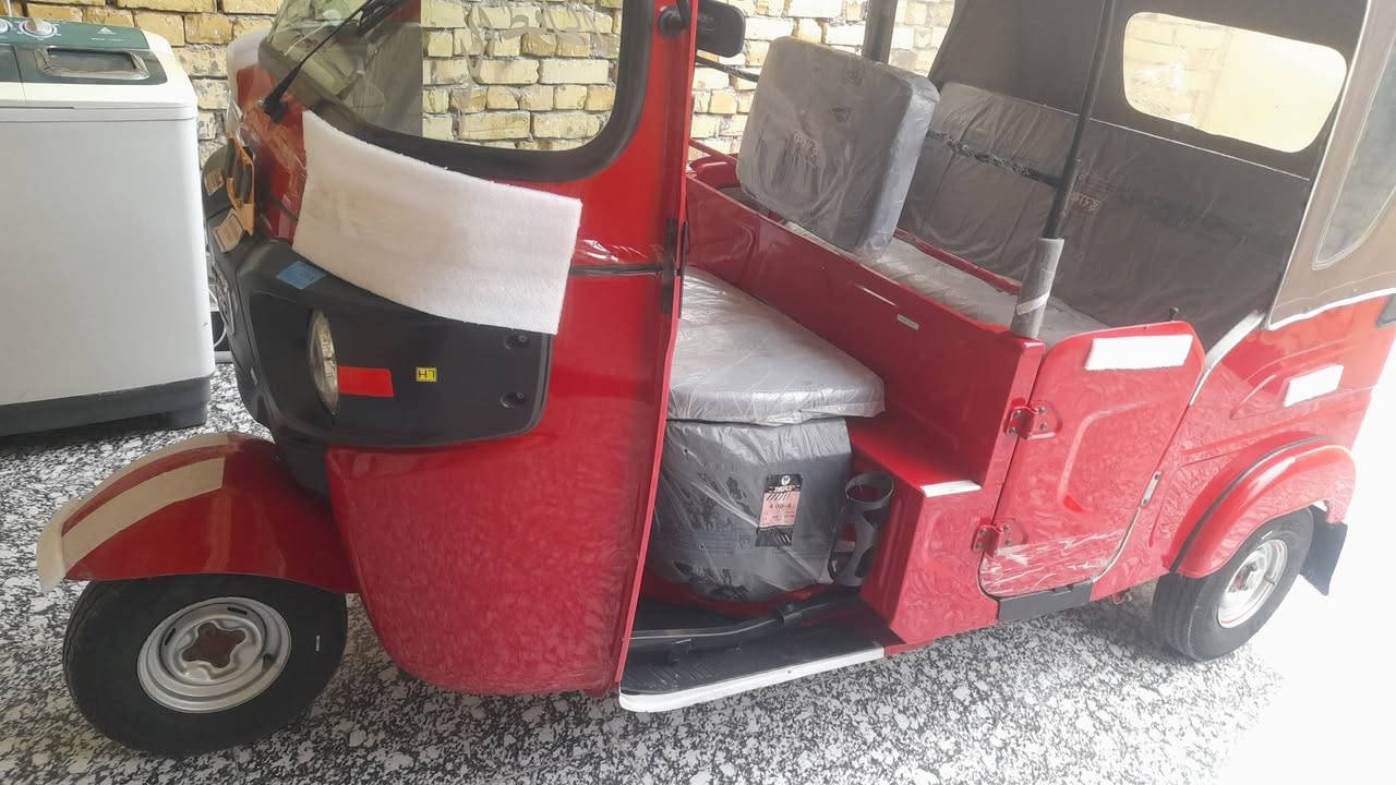 سلام عليكم تكتك البيع موديل 24 شهر ٣ كفاله عامه الون احمر  زيرو  مكاني ميسان العماره المجر ***********
