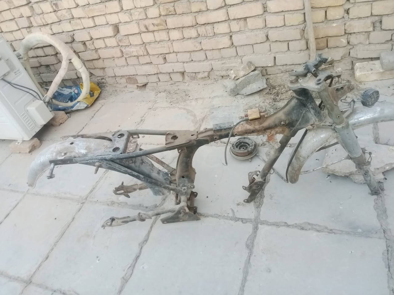 شاصي بارت 14مال مزاد
للبيع اوراق اصولي مابي لا لحيم ولا عواج شاصي حلوو مرتب ناصريه الاسكان الصناعي 
***********  السعر 350بيه مجال للطيبين
