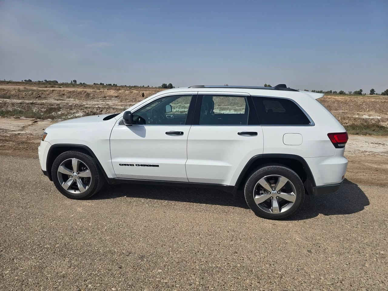 للبيع جيب 2020 رقم اربيل
عداد المسافه  90 ألف كم 

🔹 حادث السياره شبر بارد فقط ومكحل جميع الارباكات سليمه 

*********** 

المواصفات:
1️ محرك 3600
 2  بصمة تشغيل + بصمة أبواب
3️ تشغيل عن بعد
4️ شاشه وسط كار بلي 
5️ كرسي السائق كهرباء 
6️ شوته رياضية kn 
7️ تيربو كهرباء 
8️ نظام اطفاء المحرك عند الوقوف 
9️ نظام سبوت تسارع 
10 ️ حساسات جانبيه نقطه عمياء 
11  نظام ECO تقليل صرف الوقود
