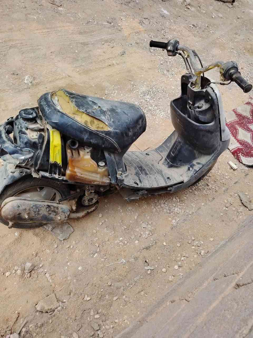 دراجه بطه للبيع
عاطل عاطل عاطل
عله هل وضع
شاصي كلشي مابي (فطر مابي)
كابريتر جديده غراضهه كلهه كامله عده الكفرات
السعر (50) ***********
عنواني كربلاء حي العباس
