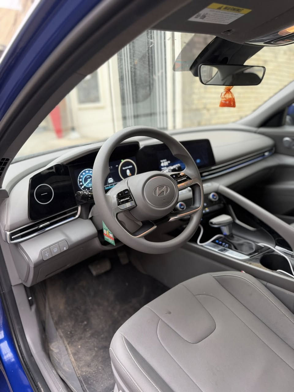 يالله سلام عليكم للبيع النترا هايبرد موديل 2024 وارد امريكي حادثها الجاملغ بارد والبنيد صبغ والباقي مكفول مواصفات فول ماعده الفتحهة بدون دواخل بدون شواصي بدون لغد بدون ايرباك ماشية 20 ألف رقمها بغداد  مكاني  الامين الثانيه السعر 165 رقمي ***********
