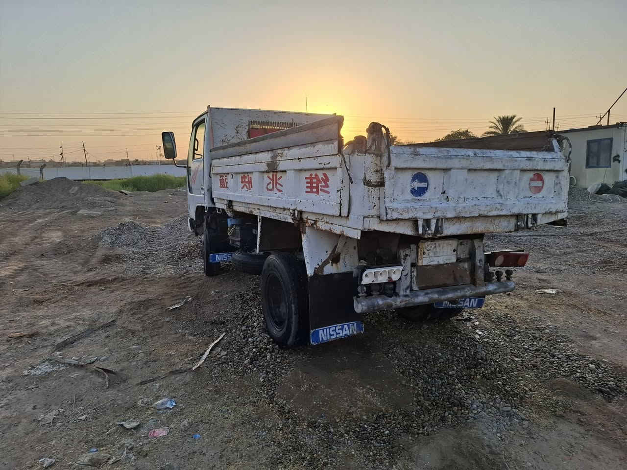 السلام عليكم
#للبيع 

سياره  نيسان قلاب بلادي 
سياره مكفوله
محرك _كير _ اكسلات 
جاهزه سياره للشغل 
رقم الماني _ بصره _ سنويه ساقطه 
موديل _92  بلادي 

السعر خاص او الاستفسار ع الرقم ***********
او الواتساب
