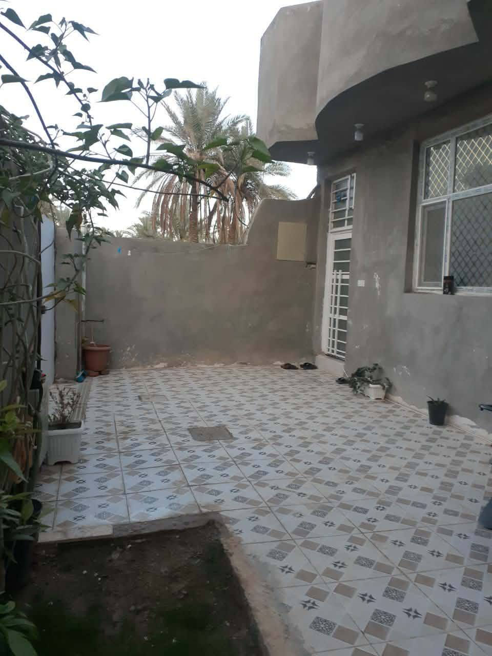 بيت 190 متر للبيع حديث بالجزائر قرب جسر السريع يم الاستداره والنزله يتكون من غرفتين نرم واستقبال هول مطبخ صحيات السعر 155 بي مجال ***********
