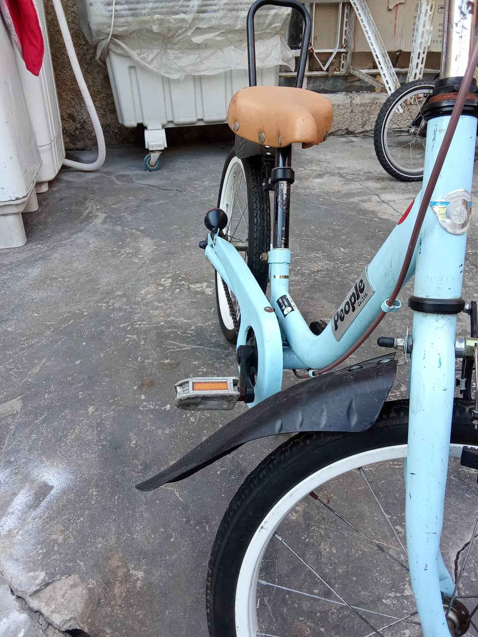 سلام عليكم اخوان بايسكل  حجم 18او16الارزق18والاسود16للبيع يابانية الأصلي من الحاويه سعر القطعه 70 النظافه100  واتساب *********** يوجد توصيل كافة المحافظات
