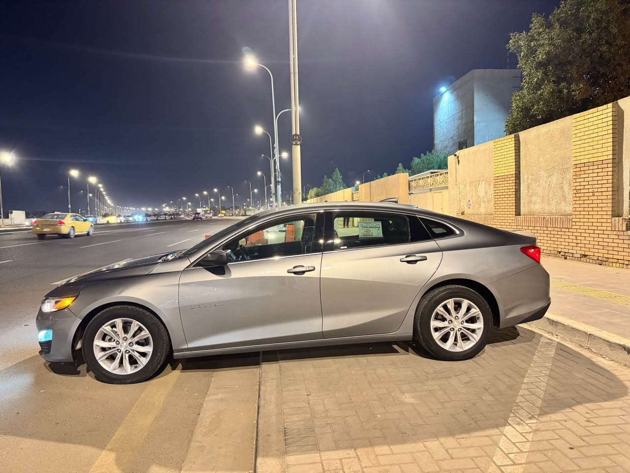 السلام عليكم 
للبيع او مراوس حسب القناعه 
ماليبو 2024 امريكي 
ضرر جملغ بنيد مبدلات 
ماشيه 66 الف كيلو 
مكينه 1500 توربو 
رقم اربيل جديد ودخول جديد 
جاهزه من كلشي 
سعره مناسب وحلو 
مكاتي البصره الجبيله 
*********** البصرة, العراق
