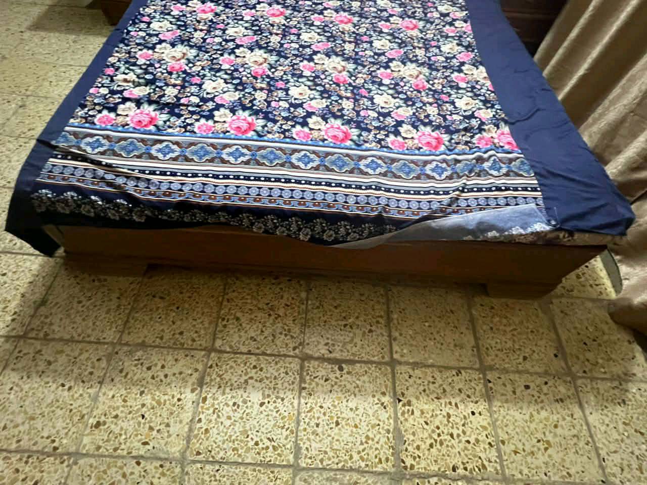 غرفة للبيع كامله
0771065320رقم الهاتف
السعر٦٠٠