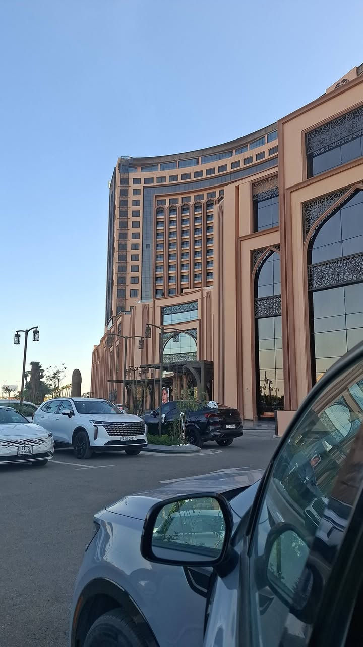 كيا سورنتو موديل 2023 رقم بغداد دولي بسمي لون اسمنتي فول مواصافات محرك 2500تيربو  كير 8نمر  مابيه اي نقص جاهزه من كل النواحي  مكفوله كفاله عامه فقط بارد في نهايه قبق الجنطه شي خفيف لايذكر  مكان السياره ذي قار الشطره  
***********  السعر 255
