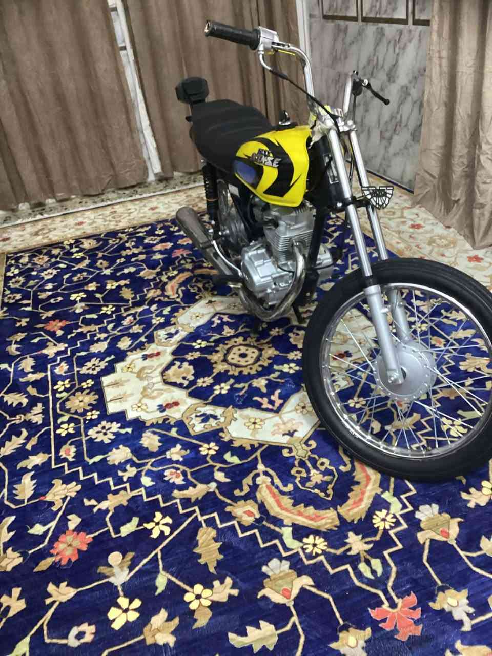 السلام عليكم دراجه للبيع الشاصي 18 والتعمير 24 كفاله عامه مكاني كوت زين القوس الرقم ***********
