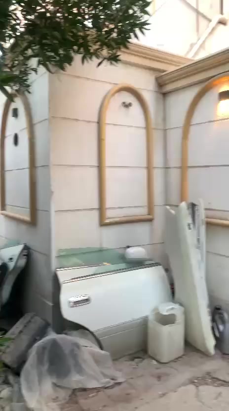 دار للبيع
الشعله  فرع جامع ابو عباس
المساحة ٢٨٠ متر 
طابقين
 الاول استقبال ومطبخ غرفتين وحمام داخلي وصاله كلش كبار 
حديقه گراج سياره صحيات

 الثاني سويت وغرفتين وصاله وحمام 

 الثالث مخزن عباره عن غرفه
 
لا يباع مبادره ولا يراوس ولا تقسيط ولا يؤجر 
***********☎️
