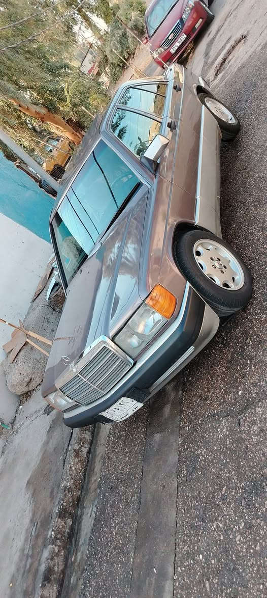 السلام عليكم سيارة مرسيدس 190 للبيع موديل 1993 محرك بطه وكير ومكينه شرط كير توماتيك   كاربون بانزين بيها رقم نينوى مشروع وطني شرط تحويل صبغ عام جماليه طخم امامي وخلفي جديد جامات كهرب وسلايت تيات جديد باتري جديد تتفئه شغاله منضوم تبريد بيها بس بوري مكسور قفل مركزي شغالل

عادت نشر في سبب وعود الكاذبه
السعر على الرقم غير متواجد ع الفيس
***********
