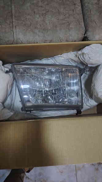 زوج لايتات لاندكروز مديل 2001 بلاديات هنه واشاره وحده وياهن وزوج بلاجكتورات الستفسار *********** مكان النجف
