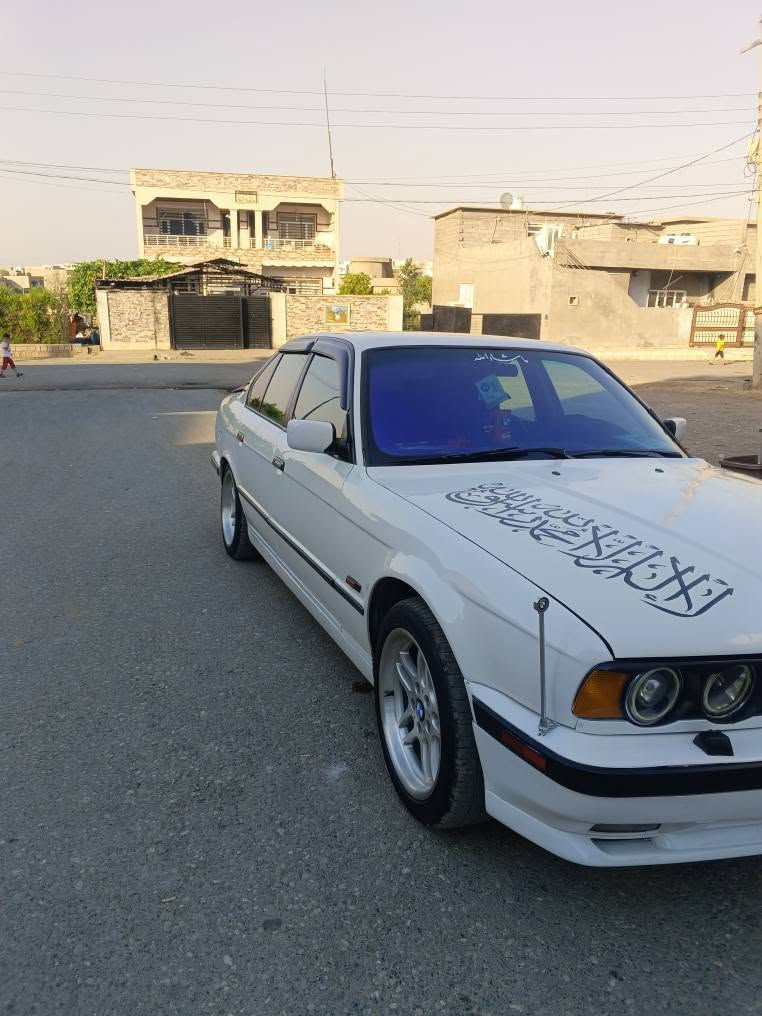 بي ام موديل 1991 محرك كير بشرط كص بشرط طخم تاير جديد 520 بلادي كير عادي فول بس كير عادي رقم هزه جديد لي 31 كوبون بانزين غرامات صفر شراي يخابر *********** عنوان كلك خبات سعر 55 شوي مجال أربيل, العراق
