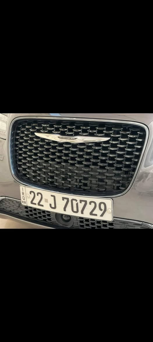 كرايسلر 300S 🤍
الموديل : 2022  . (خليجي) . 💯
العداد :  15000 كيلو متر
المحرك : V6 . 3.6L . 
الضمان : 3 سنوات او 60 الف كيلو متر . 
السيارة اربيل تحويل مباشر 
المواصفات :
* الواجهة الأمامية SRT. 
* پانوراما . 
* رادار امامي مع مانع تصادم . 
* نقطة عمياء . 
* حساسات امامية . 
* مصابيح امامية زنون مع LED . 
* ويل قياس 20 أنج . 
* حساسات خلفية . 
* بردة خلفية كهربائية . 
* شاشه كبيرة مع نظام ملاحة نفكيشن GPS .
* سستم صوت الپاين مع سماعات بريميوم .
* مقصورة الركاب من الجلد الفاخر .  
* مقاعد أمامية كهربائية عدد 2 . 
* ذاكرة لحفظ وضعيات الجلوس (ميموري) . 
* مقاعد أمامية تبريد وتدفئة . 
* مقاعد خلفية تدفئة . 
* تشغيل عن بعد . 
* ستيرن كهربائي . 
* تدفئة ستيرن . 
* محدد سرعة . 
* تلفون بلوتوث . 
* كاميرا خلفية .
* مرايا متحسسة للاضاءة العالية .
* كير شفتر بالستيرن . 
* دخول ذكي (بصمة) .
مكان السيارة النجف
تفاصيل اكثر ع خاص  واتساب🥇
***********
(انی مكلف بل نشر )
