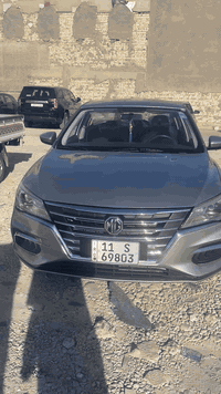 ام جي فايف  للبيع سياره  موديل 22 عميه بيه حادث بلباب سايق وضربه بل دو...