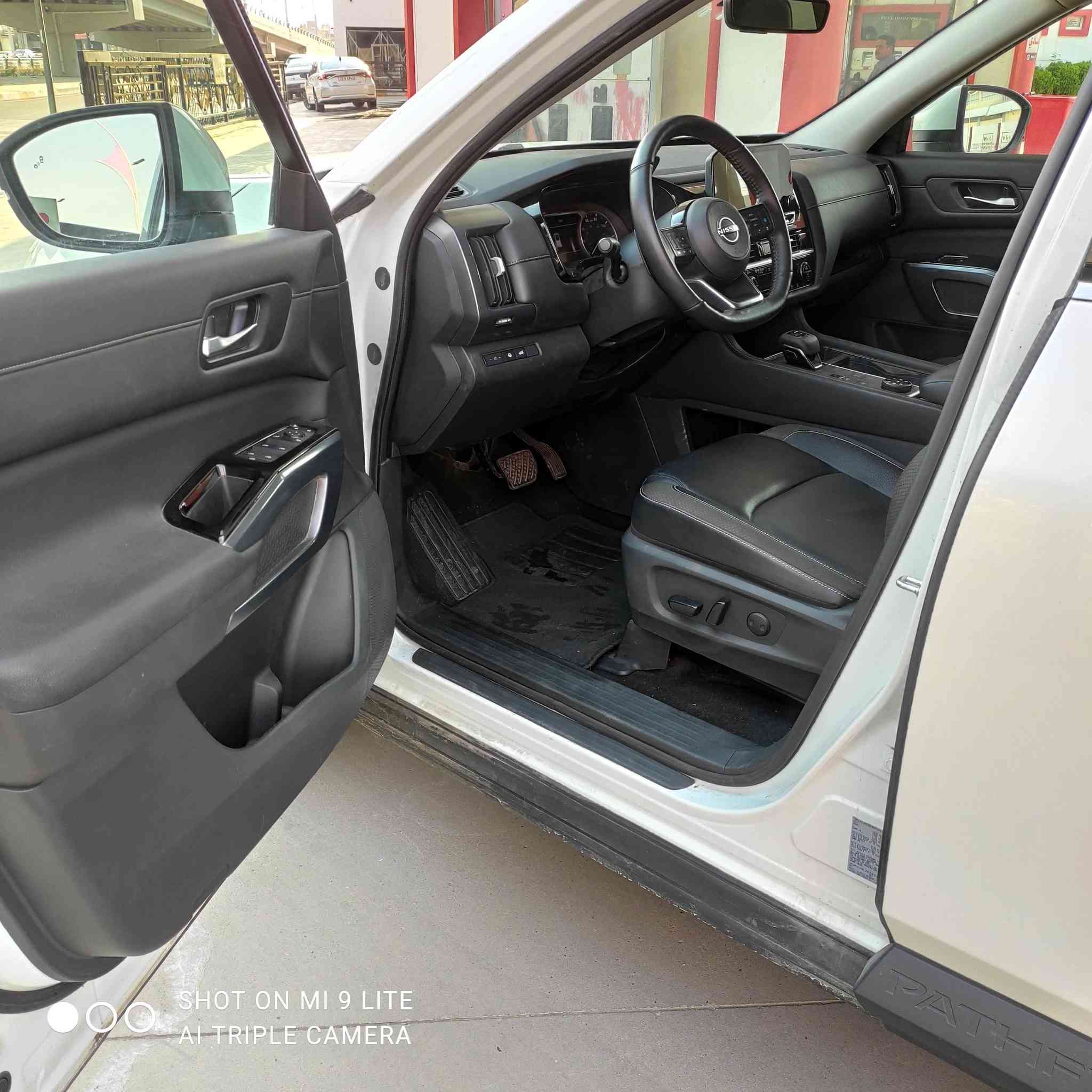 📌 Nissan Pathfinder 2024 SL 4WD
تبديل جنطه بلادي  
♂️عداد المسافة 9900 mile 
💵 (السعر/26800 $) 
♦️(السيارة بدون ايرباك) 
♦️ (السيارة ترقم شمالي/سليمانية-أربيل-دهوك) 
♦️المواصفات :
SL 4WD فول عدا بانوراما
بصمة تشغيل
شحن واير لس
بصمة ابواب
تشغيل عن بعد(Remote Start) 
صندوق شفط كهربائي 
كاميرات محيطية 360°
رادار امامي (تحديد مسار)
رادار جانبي (نقاط عمياء)
رادار خلفي (تحذير من الاصطدام)
حساسات امامية+ خلفية
كشنات جلد
كشنات تدفئة 
كشن خلفي متصل 
تبريد قطعتين لمس
بردات خلفية 
تحكم وضعيات القيادة...Drive Modes 
اوتو ستارت Auto Start 
اوتو ستوب Auto Stop
شفتات استيرن 
هيتر استيرن
Apple Car Play
Android Auto 
هاند بريك بصمة
اوتو هولد Auto Hold
شاشة كبيرة لمس+كاميرا
وبقية المواصفات المعروفة
معرض البروج♦️كركوك شارع المعارض
♦️ للاتصال
***********
