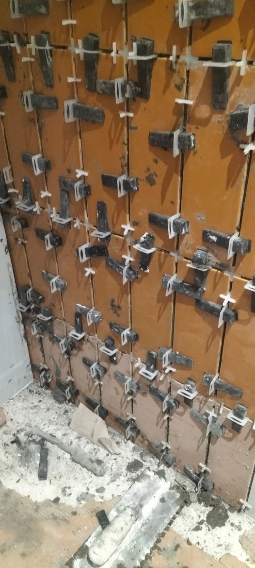 كادر خلفيات مصري لعمل السيراميك والبورسلين والمرمر والكاشي والمسابح و الدروج والارضيات شغل نظيف ومرتب والالتزام بالعمل *********** به واتس متفرق حاليا
